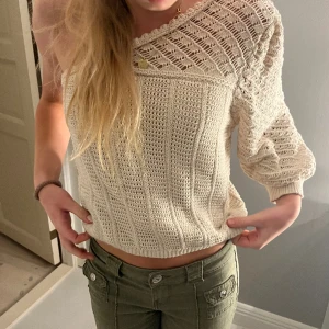 Stickad tröja✨✨ - Så snygg stickad tröja med bara en ärm, i toppenskick!!