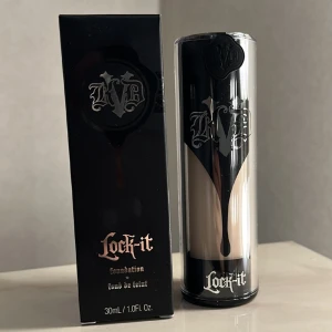 KVD Lock it foundation - KVD Lock it foundation i färgen ”Light 41 Neutral”. Oöppnad. Köpt på Sephora.