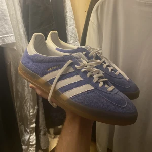 Adidas gazelle - Perfekta vinterskon! Storlek 44 2/3. 