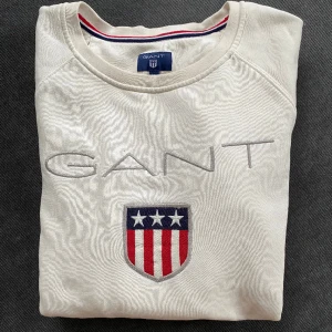 Vit gant tröja - Vit, gant Stl: XL, finns i lund