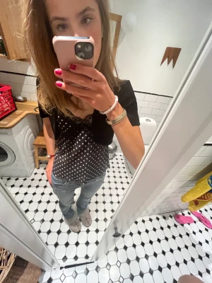 Topp - Jättesöt topp! Passar as bra med en bolero💕🤩