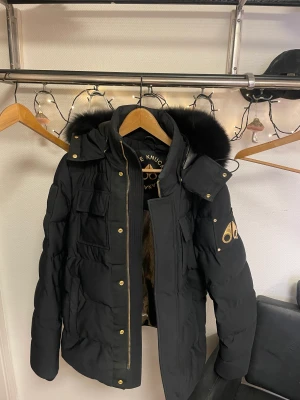 Moose Knuckles  - En fräsh jacka som inte många har. Äkta självklart medföljer kvitto  Nu pris 13999kr 