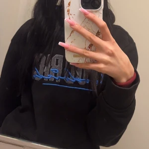 Hoodrich tröja  - Går inte att få tag i längre, stor för mig så säljer vidare. 💓 Buda på