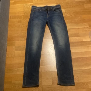 Tiger Of Sweden Jeans - Säljer ett snyggt par tiger of sweden jeans då jag vuxit ur dem. Jeansen är i väldigt bra skick och modellen ”Straight”.