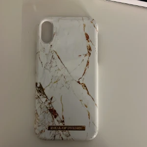 Mobilskal - Säljer detta skal från ideal of Sweden eftersom att jag har en ny mobil nu. Fint skick! Till iPhone XR💕