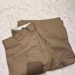 Dickies shorts  - Ett par shorts från dickies. Inköpta från zalando  Helt nya, aldrig använda  Storlek w31 
