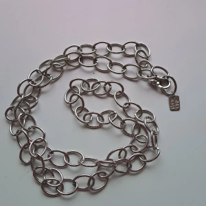 Silverhalsband / midjebälte  - Kan anvädas som midjebälte/ waistband eller halsband. Har matchande armband i annan annons. 💖 Pris är diskuterbart. Vid funderingar skicka gärna pm. 😊