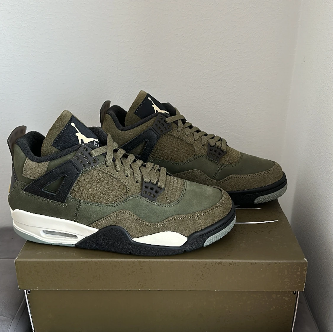Air Jordan 4 Craft ”Olive”