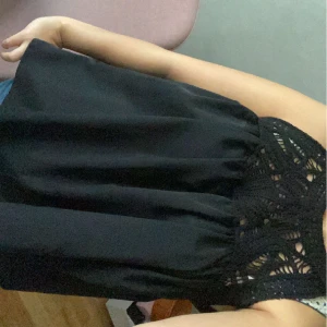 Missäy Spetstopp  - Jättesöt tröja, använd några ggr men inte min stil längre. Köpt för 300❤️köparen står för frakt