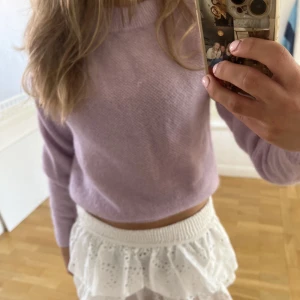 Stickad tröja - Pastellila stickad tröja, oanvänd med  lappen kvar💜 den är ljusare i verkligheten 