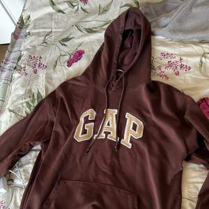 Brun gap hoodie, använd fåtal gånger, Skriv vid frågor:)
