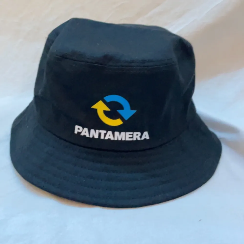 Pantamera bucket hat limited edition, Alla bucket hats är i ny skick, Vann dom på dreamhack så därför går den inte att köpa nån stans.. Övrigt.