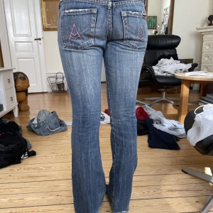 7 for all mankind - Intressekoll på en av mina favorit jeans eftersom de inte passar längre. Bootcut o lågmidjade