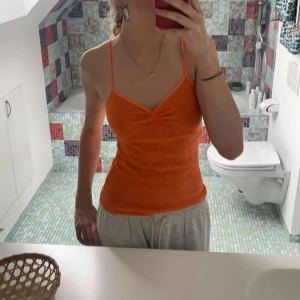 Linne med rhinestones  - Thriftad y2k linne 