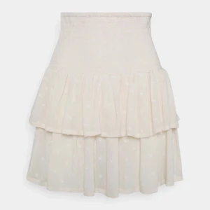 Kjol - Så fin kjol i storlek 34! Bra skick🫶🏻