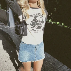 Långärmad tröja - Långärmad tröja från Brandy Melville. Knappt använt. Fint skick och inga defekter. 