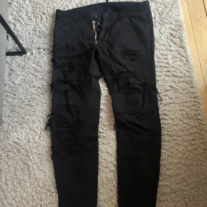 Dsquared2 jeans svarta - Storlek 52 (it) 