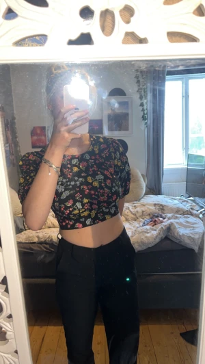 Blommig topp - Topp från H&M storlek S🌸