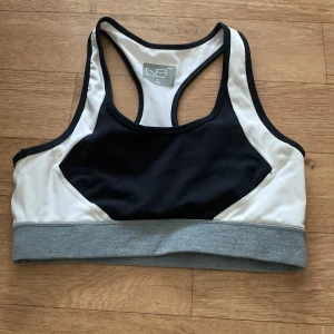 Sport bh - En Ny sport topp inga fläckar helt ny köparen står för frakten 💗