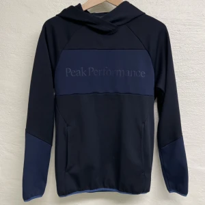 Peak performance  - Peak performance tröja  Storlek S