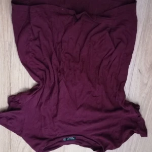 Tröja  - En tröja som inte kommer till användning längere 🥰förlåt för min kamera skriv gärna och fråga om fler bilder🤗