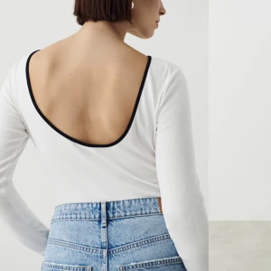 Tröja Gina tricot öppen rygg - Slutsåld tröja från Gina! Fint skick❤️‍🔥strl xs