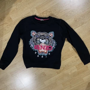 Kenzo tröja - Kenzo tröja i fint skick, passar S oxå.