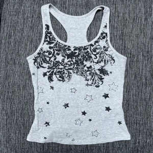 Skitsnygg topp - Så fin topp strl xs.  Använd gärna köp nu 