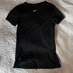 Nike träningstopp - Tränings t-shirt i mycket bra skick! 