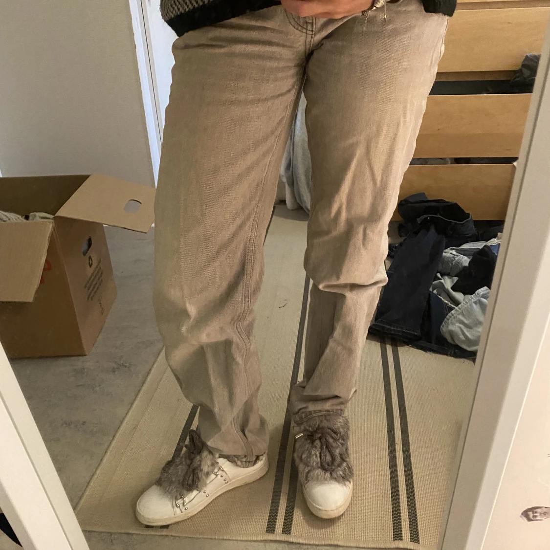 Gina Tricot Gråa Low Jeans - 91