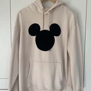 Micky mouse hoodie - En använd hoodie men som fortfarande är i bra skick. 
