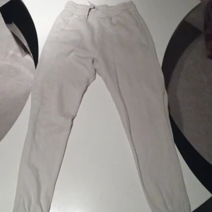 Beige mjukisbyxor  - Fina beige mjukisbyxor 