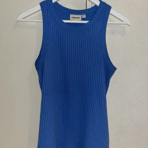 Blå/rosa linnen  - Säljer dessa två linnena från Kappahl då jag inte använder de längre. Båda är i storlek m men passar också s/l och är i jättefint skick. Skriv om du har några funderingar💕💕💗💗💗💙💙💙🦋🦋