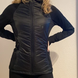 Träningsjacka  - Träningsjacka i bra skick 