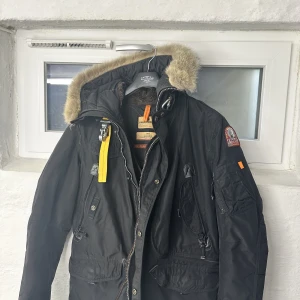 Pjs jacka  - Säljer min jacka för att vill ha något nytt, bra skick 