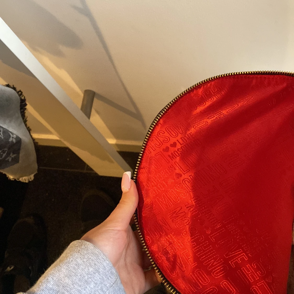 mosshino väska  - 90