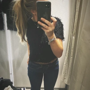 Zara tröja - Säljer denna as snygga tröja från zaras barn avdelning men som passar mig jättebra som vanligtvis har xs-s i toppar💗