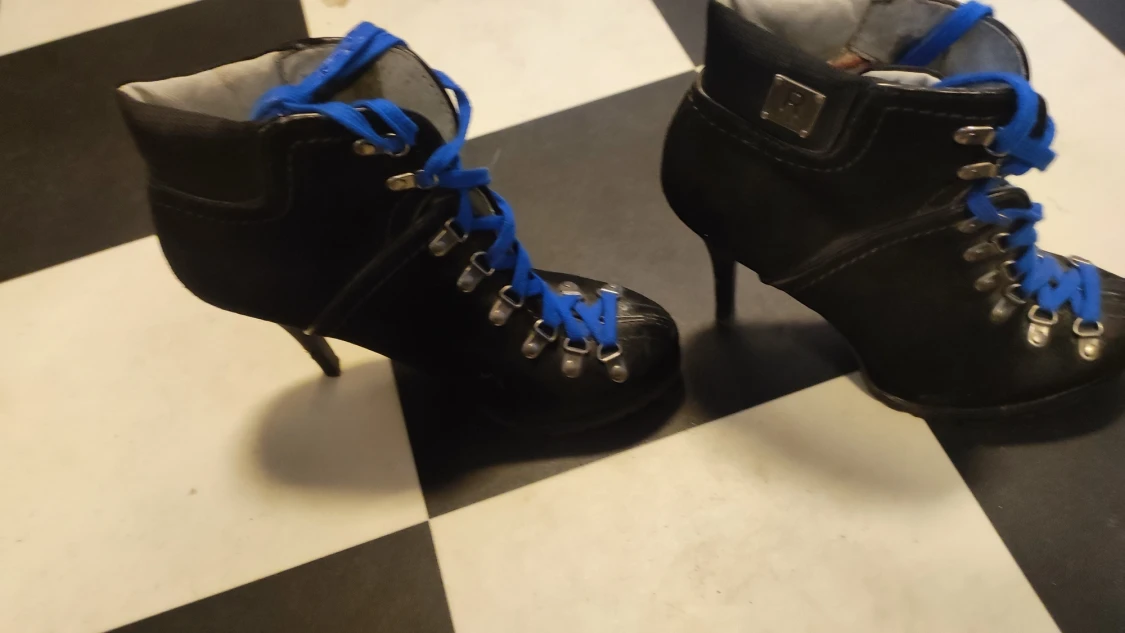 Stilettklackade ankelboots i mocka  - 90