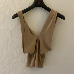 Beige Crossover Topp - Storlek (XS) Beige Crossover Topp