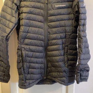 Peak performance jacka  - Storlek 170/s 