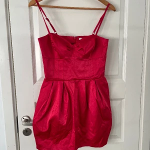 Klänning  - Klänning i jättebra skick.