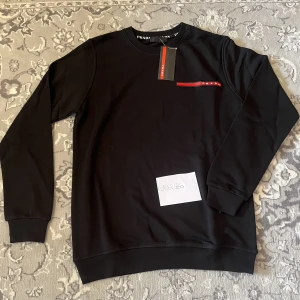 Prada tröja  - Har i storlek M L XXL