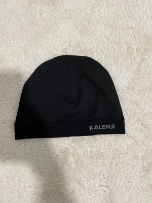 Kalenji mössa - Kalenji mössa som är helt ny för 200kr, vid fler frågor kom private🔥🔥
