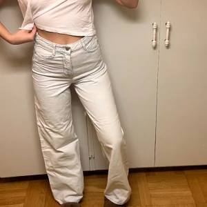 Zara jeans high waist wide leg  - Zara jeans size 34 high waist wide leg 