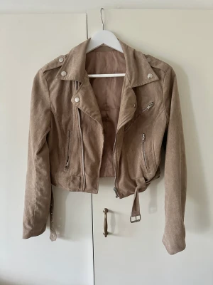 Mocha leather jacket  - Använd ett fåtal gånger 