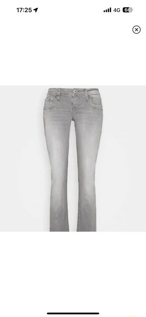 Ltb jeans  - Lägger upp igen då budgivningen jag hade  avslutades och vinnaren ej svarar❤️❤️Fint skick! Stretchiga o passar mig som är 165, även kortare. 