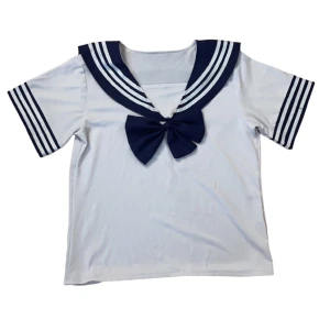 Schoolgirls tröja. - Väldigt bra skick, har enbart använts en eller två gånger.