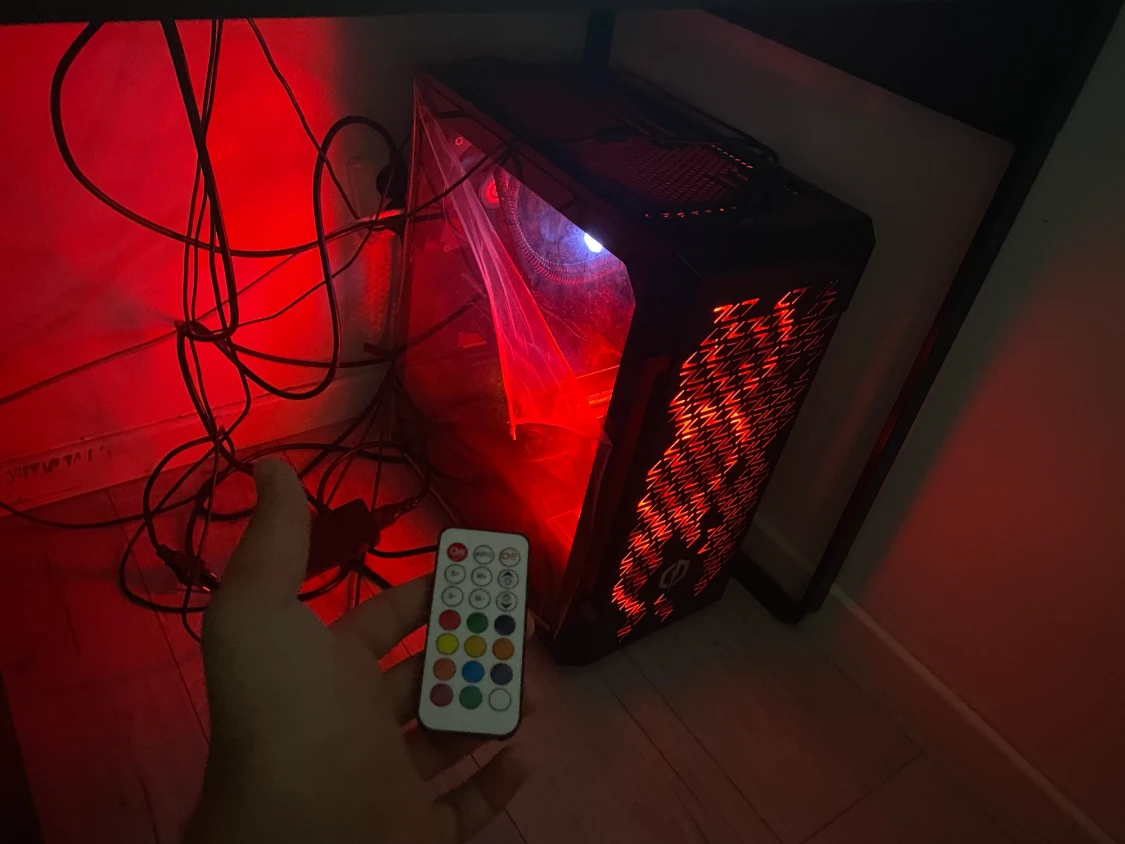 PC med en hel setap  - 90