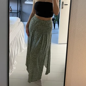 Sommarkjol - Blommig kjol från h&m! Storlek 36💕