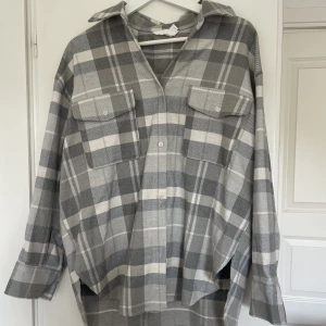 Rutig skjortjacka - Skjortjacka, oversized, bra skick